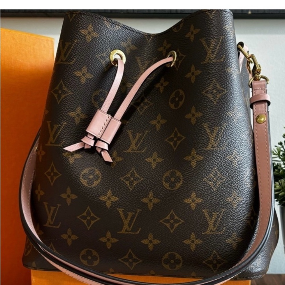 Louis Vuitton Pink Neo Noe MM Bag with Monogram Canvas + Bandoulière